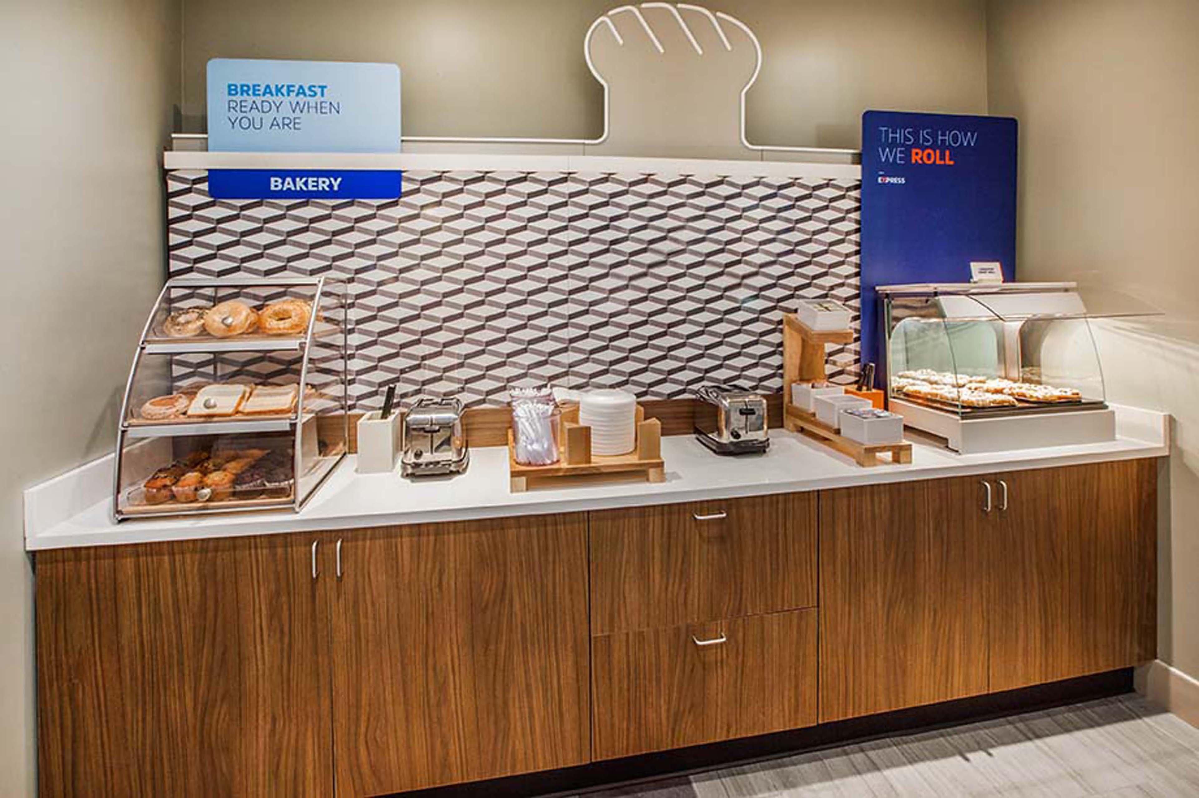 Holiday Inn Express & Suites Columbus East - Reynoldsburg By Ihg Esterno foto